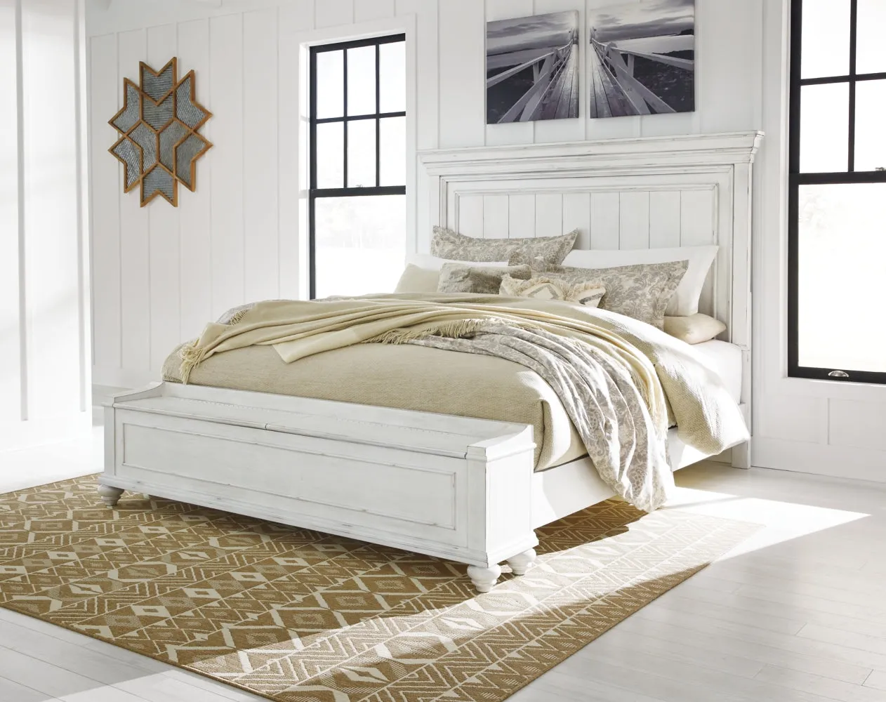 Kanwyn King Panel Bed with Storage Bench