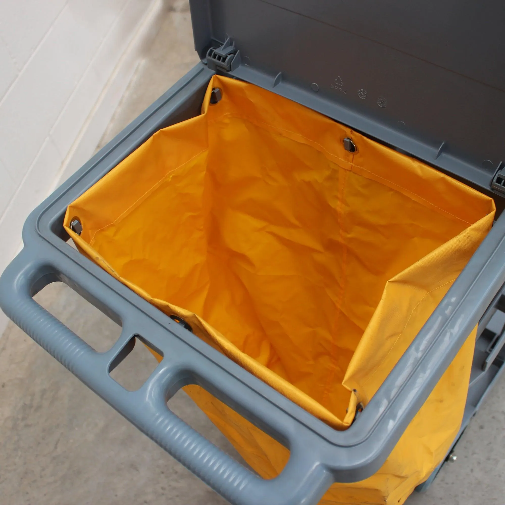 Pegasus Cleaning Plastic Janitor Cart with Bag and Cover